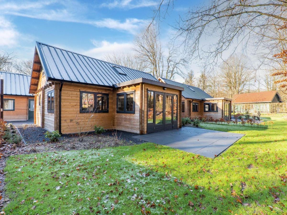 Cosy Wooden House Amid Woods In Soesterberg Утрехт Экстерьер фото