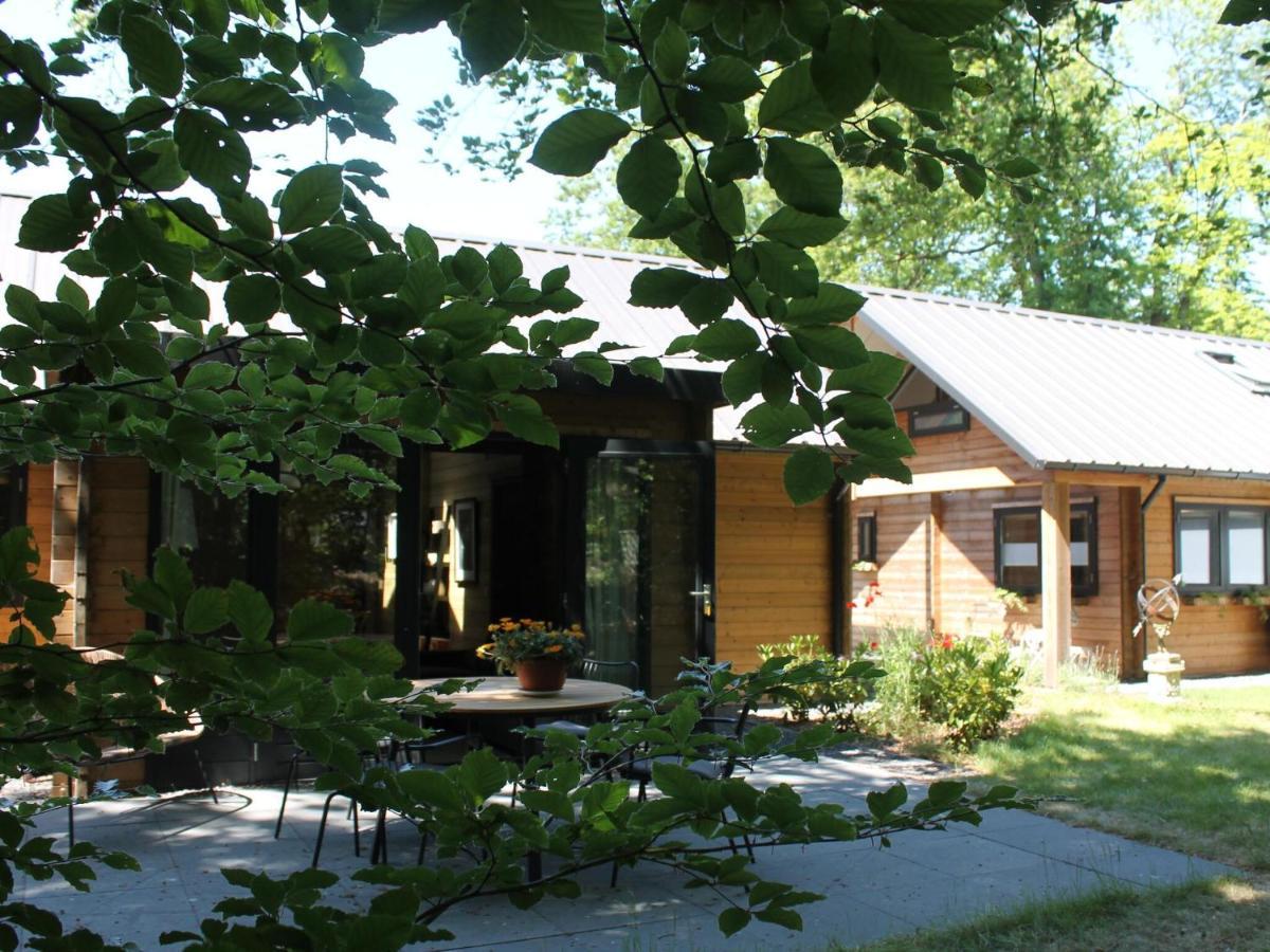 Cosy Wooden House Amid Woods In Soesterberg Утрехт Экстерьер фото