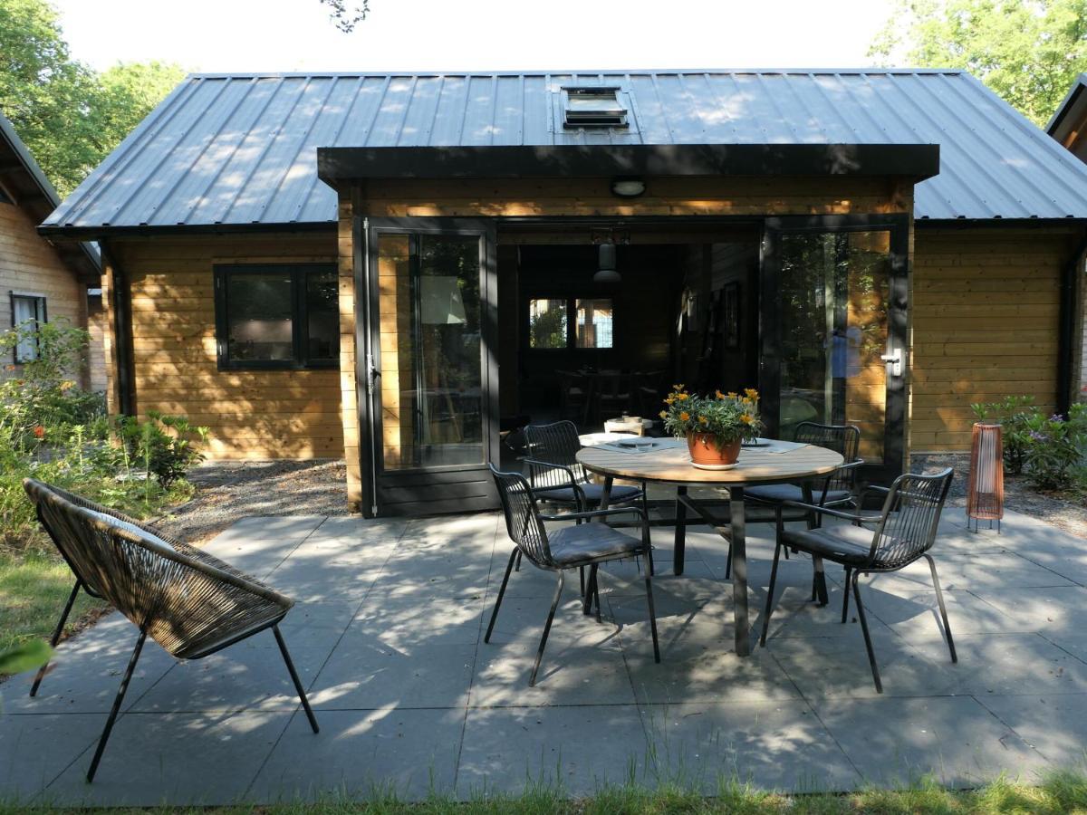 Cosy Wooden House Amid Woods In Soesterberg Утрехт Экстерьер фото