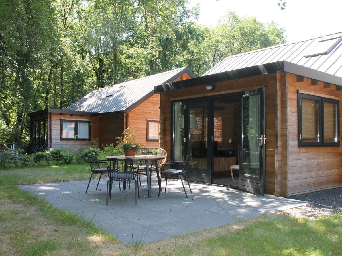 Cosy Wooden House Amid Woods In Soesterberg Утрехт Экстерьер фото